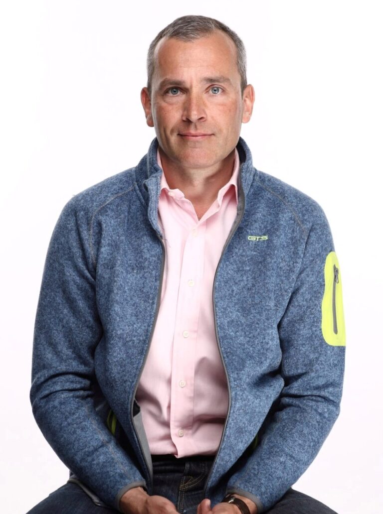 Joós Istvánalapító, vezetőfejlesztés